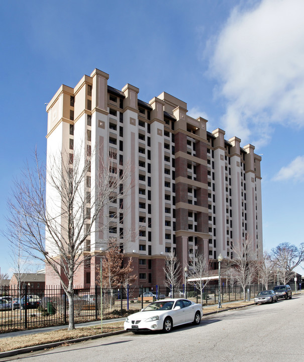 Barry Towers in Memphis, TN - Foto de edificio