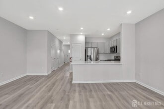 59 Alexander Wy in Mount Holly, NJ - Building Photo - Building Photo