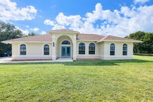 13218 86th Rd N in Loxahatchee, FL - Building Photo