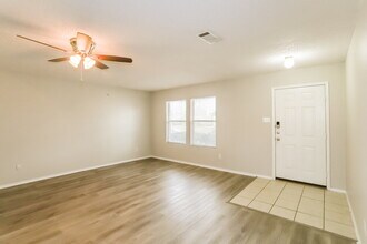 541 Magdalen Ave in Crowley, TX - Building Photo - Building Photo