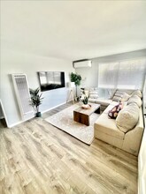 2325 Comstock St in San Diego, CA - Building Photo - Building Photo