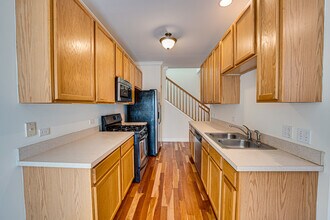 842 County Line Rd in Aurora, IL - Building Photo - Building Photo