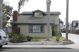 2218 Pacific Ave in Costa Mesa, CA - Building Photo