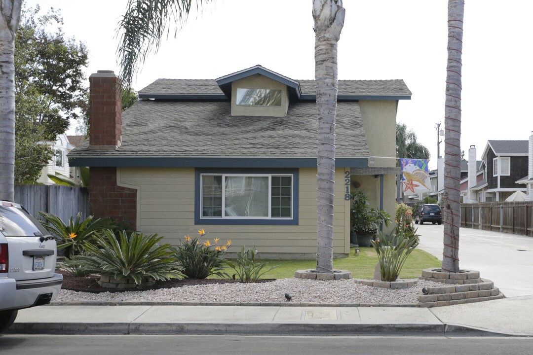 2218 Pacific Ave in Costa Mesa, CA - Building Photo