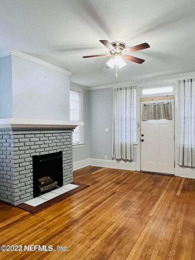 2308 College St in Jacksonville, FL - Foto de edificio - Building Photo