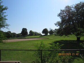 7725 Woodward Ave in Woodridge, IL - Building Photo - Building Photo