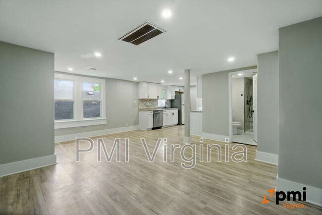2732 Jason Ave in Norfolk, VA - Building Photo - Building Photo