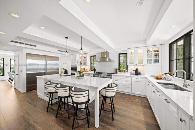 property at 5728 Pine Tree Dr