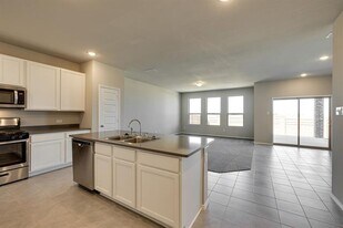 2028 Gill Star Dr in Haslet, TX - Building Photo