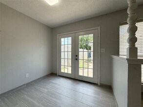 2131 Highland Hills Dr in Sugar Land, TX - Building Photo - Building Photo