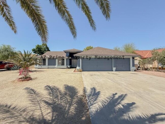 5678 N 78th Ave in Glendale, AZ - Foto de edificio - Building Photo