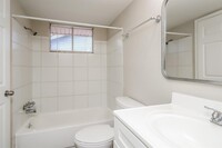 6407 Oaknut Dr photo'