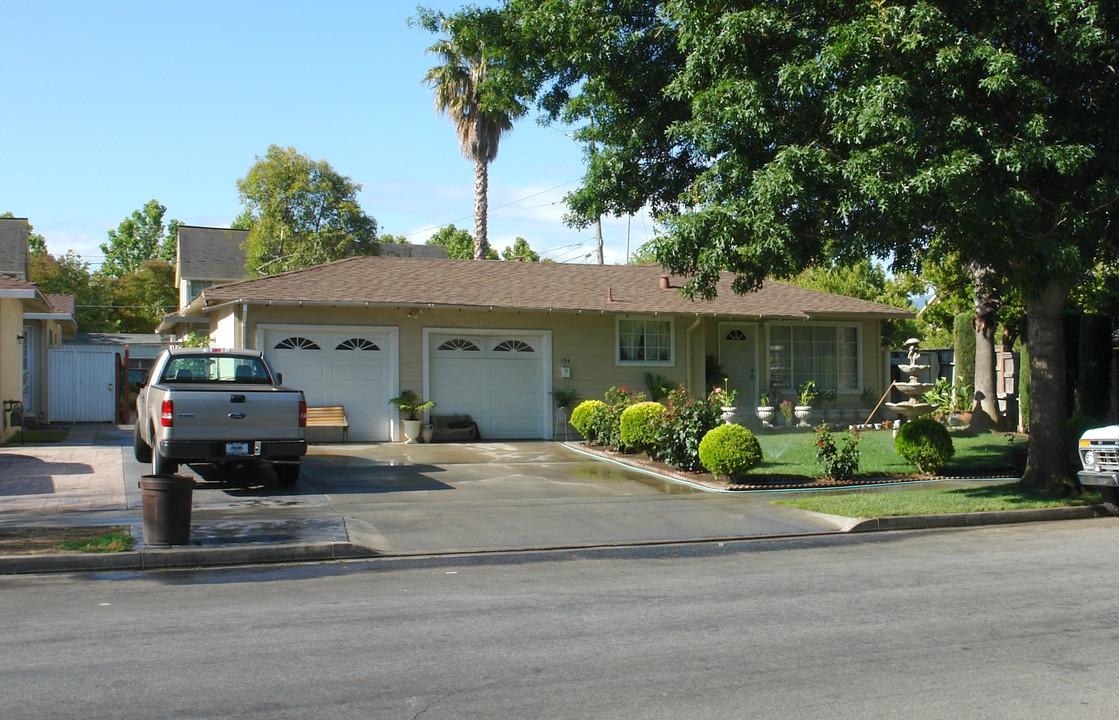 194-196 Bendorf Dr in San Jose, CA - Building Photo