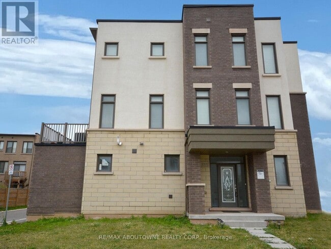 331 Squire Cres in Oakville, ON - Building Photo - Building Photo