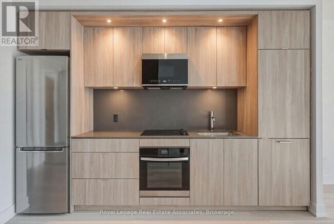 25 Cordova Ave in Toronto, ON - Building Photo - Building Photo