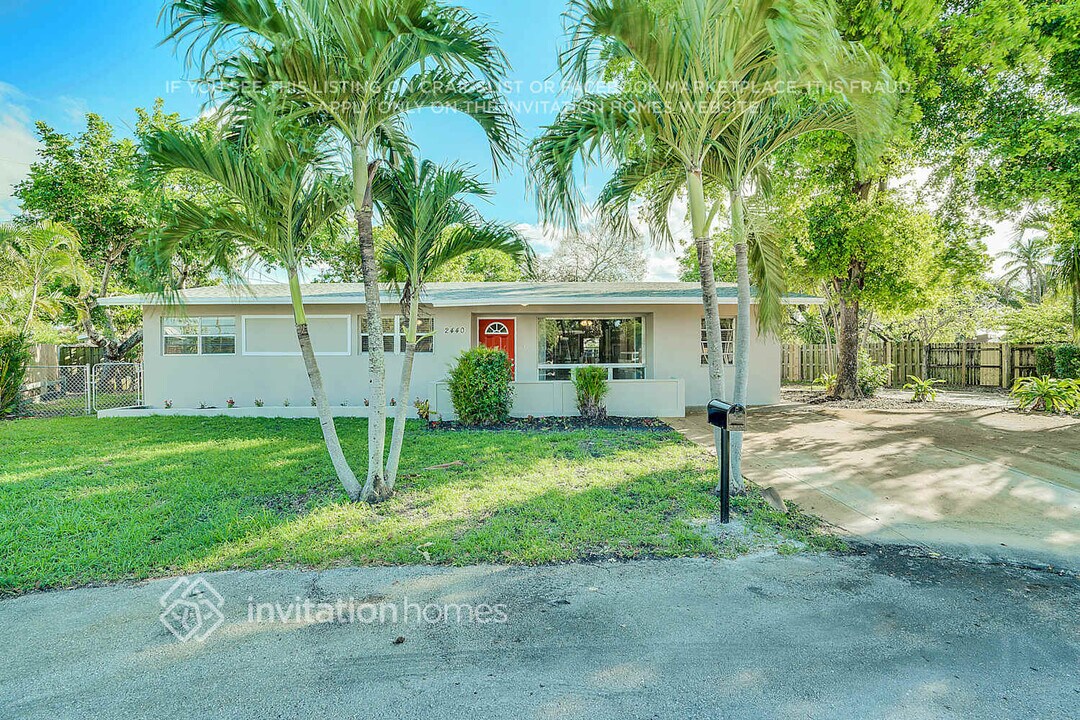 2440 SW 5th Pl in Fort Lauderdale, FL - Foto de edificio