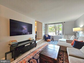 2807 Lafora Ct in Vienna, VA - Building Photo - Building Photo