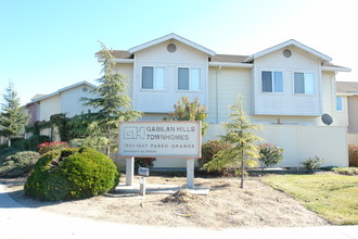 Gabilan Hills Townhomes in Salinas, CA - Building Photo - Building Photo