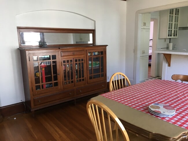 918 Ramona Ave, Unit 1A in Albany, CA - Foto de edificio - Building Photo