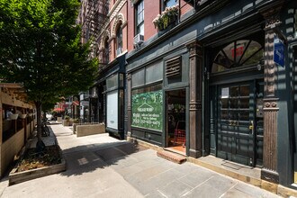 321 W 11th St in New York, NY - Foto de edificio - Building Photo