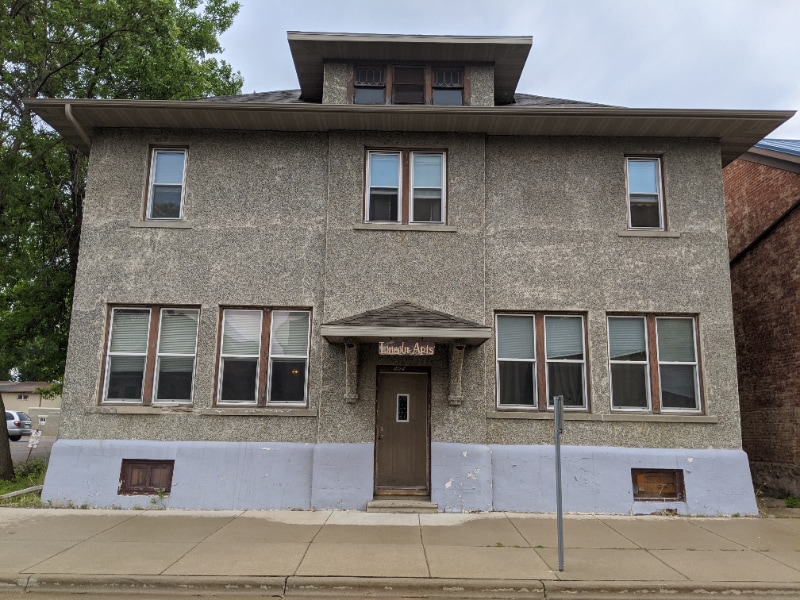 404 N Minnesota St in New Ulm, MN - Foto de edificio