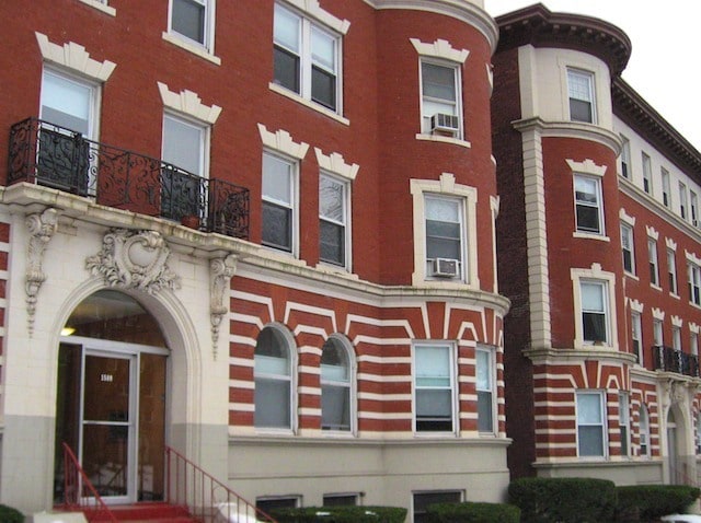 1595 Beacon St, Unit 6 in Brookline, MA - Foto de edificio - Building Photo