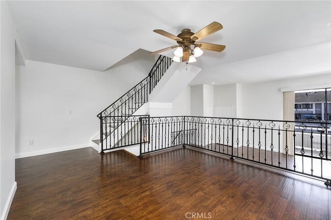 property at 8 Ima Loa Ct