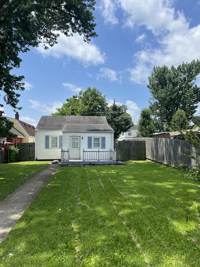 property at 2025 Indiana Ave