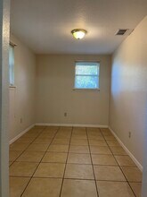 411 Rowlett Ave, Unit Apt. 1 in Sinton, TX - Building Photo - Building Photo