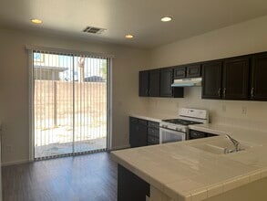 4320 Desert Park Ave in North Las Vegas, NV - Building Photo - Building Photo