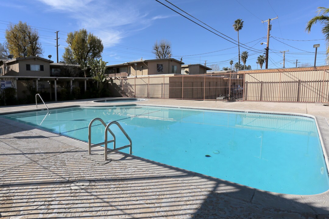 Emerald Pointe Apartments in Riverside, CA - Foto de edificio