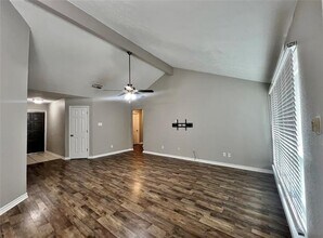 2414 Clearhaven Ct in Arlington, TX - Foto de edificio - Building Photo