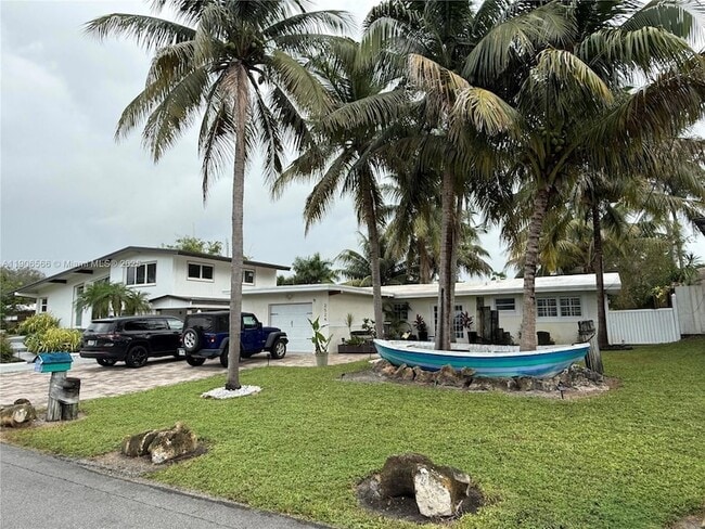 2524 Key Largo Ln in Fort Lauderdale, FL - Foto de edificio - Building Photo