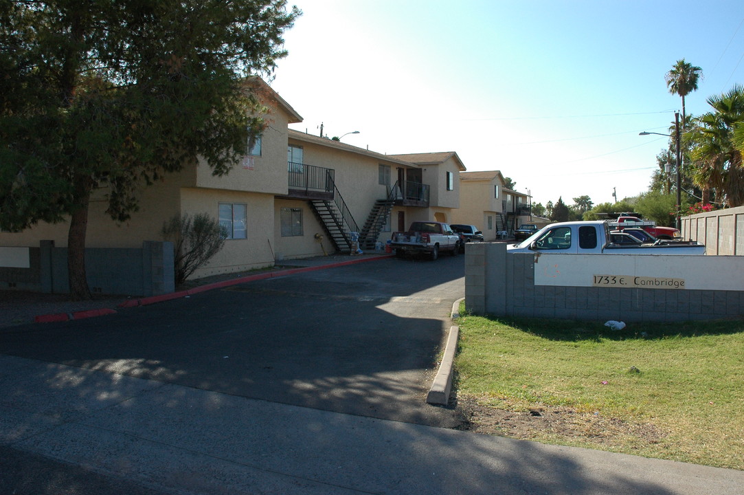 Cambridge - Balati Business in Phoenix, AZ - Building Photo