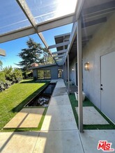 15434 Mulholland Dr in Los Angeles, CA - Building Photo - Building Photo