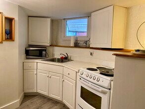 101 Fayerweather St, Unit B in Cambridge, MA - Building Photo - Building Photo