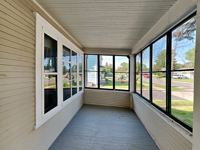 1403 Barclay St in St. Paul, MN - Building Photo - Building Photo