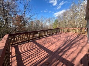 15912 Warburton Dr in Haymarket, VA - Building Photo - Building Photo