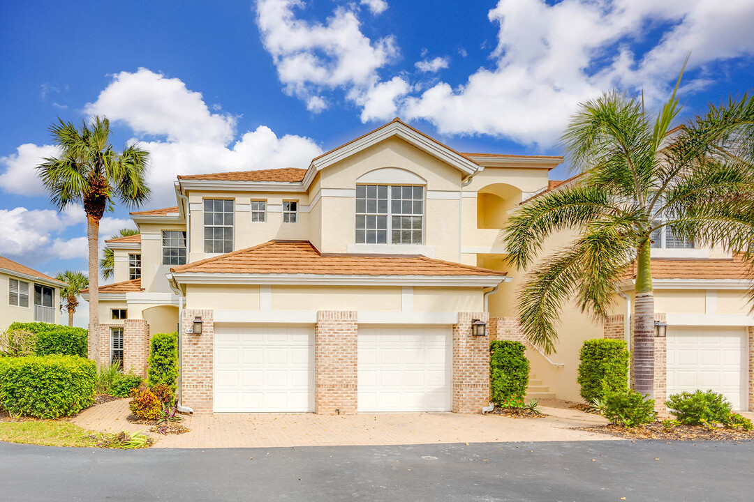 25000 Cypress Hollow Ct in Bonita Springs, FL - Foto de edificio