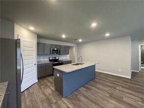 1068 Burlington Pass Dr in Mobile, AL - Building Photo - Building Photo