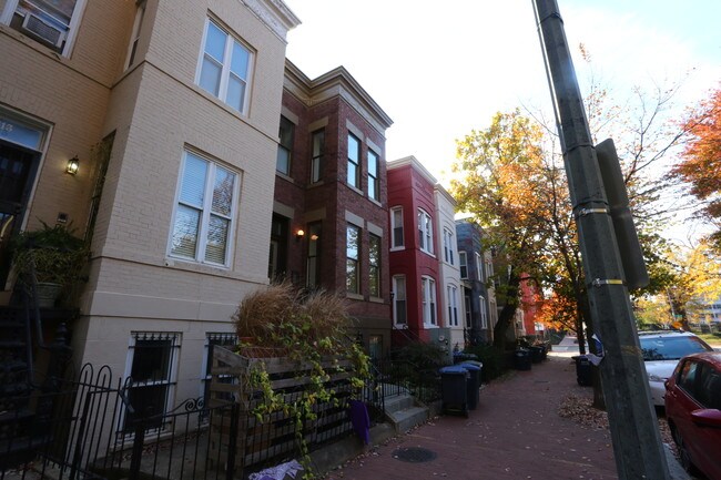 711 10th St NE in Washington, DC - Building Photo - Building Photo