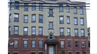 218 West St in Bristol, CT - Building Photo