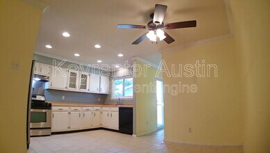 11212 Slippery Elm Trail in Austin, TX - Building Photo - Building Photo