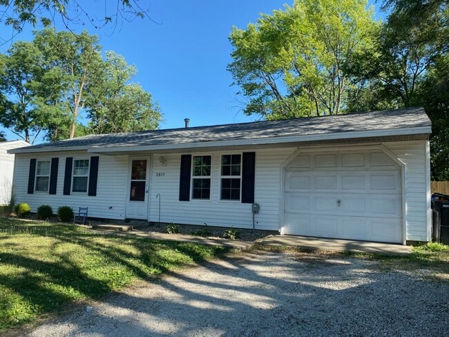 property at 2611 W Kirby Ave