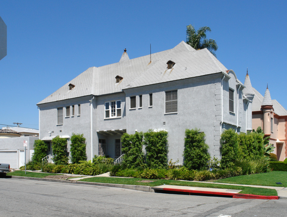 8571 W Olympic Blvd in Los Angeles, CA - Building Photo