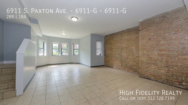 6911 S Paxton Ave in Chicago, IL - Building Photo - Building Photo