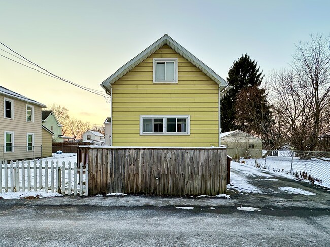 715 Rear Mabel St in New Castle, PA - Building Photo - Building Photo