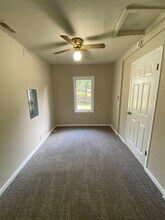 1274 E 36th Ct in Des Moines, IA - Building Photo - Building Photo