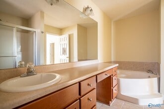 5002 Blakemore Dr SE in Owens Cross Roads, AL - Building Photo - Building Photo