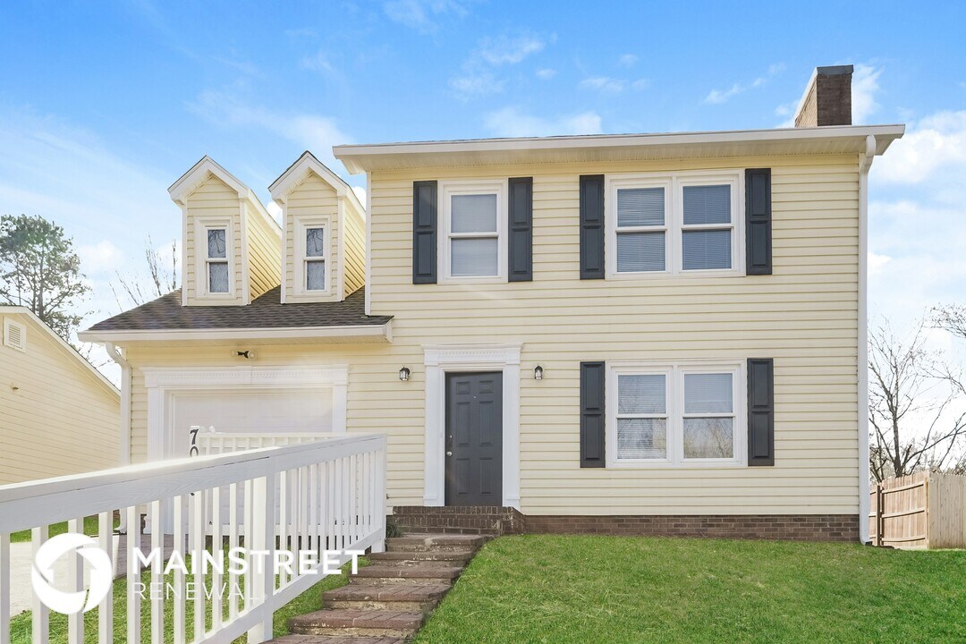 7030 Spring Morning Ln in Charlotte, NC - Foto de edificio